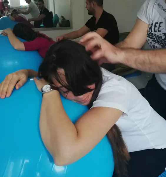 pregnant-wife-massage-524.webp